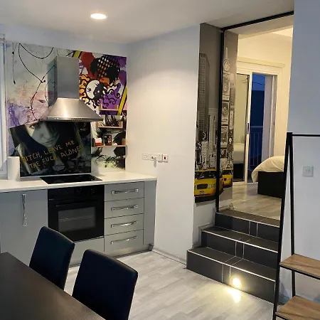 Modern Stylish Flat In The Center Of Old Town Near Beach